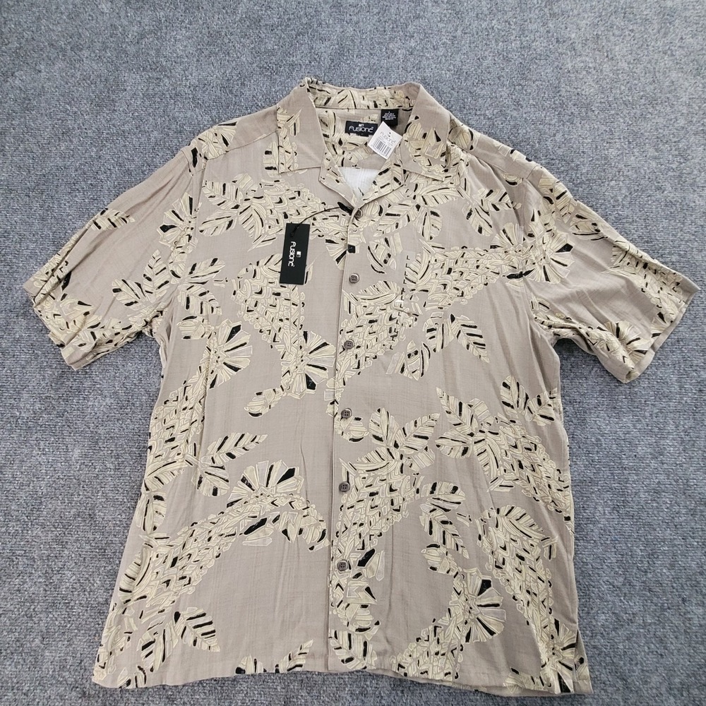 Fusione Mens Shirt Large 55 % Silk 45 % Rayon Short Sleeve Button Down NWT